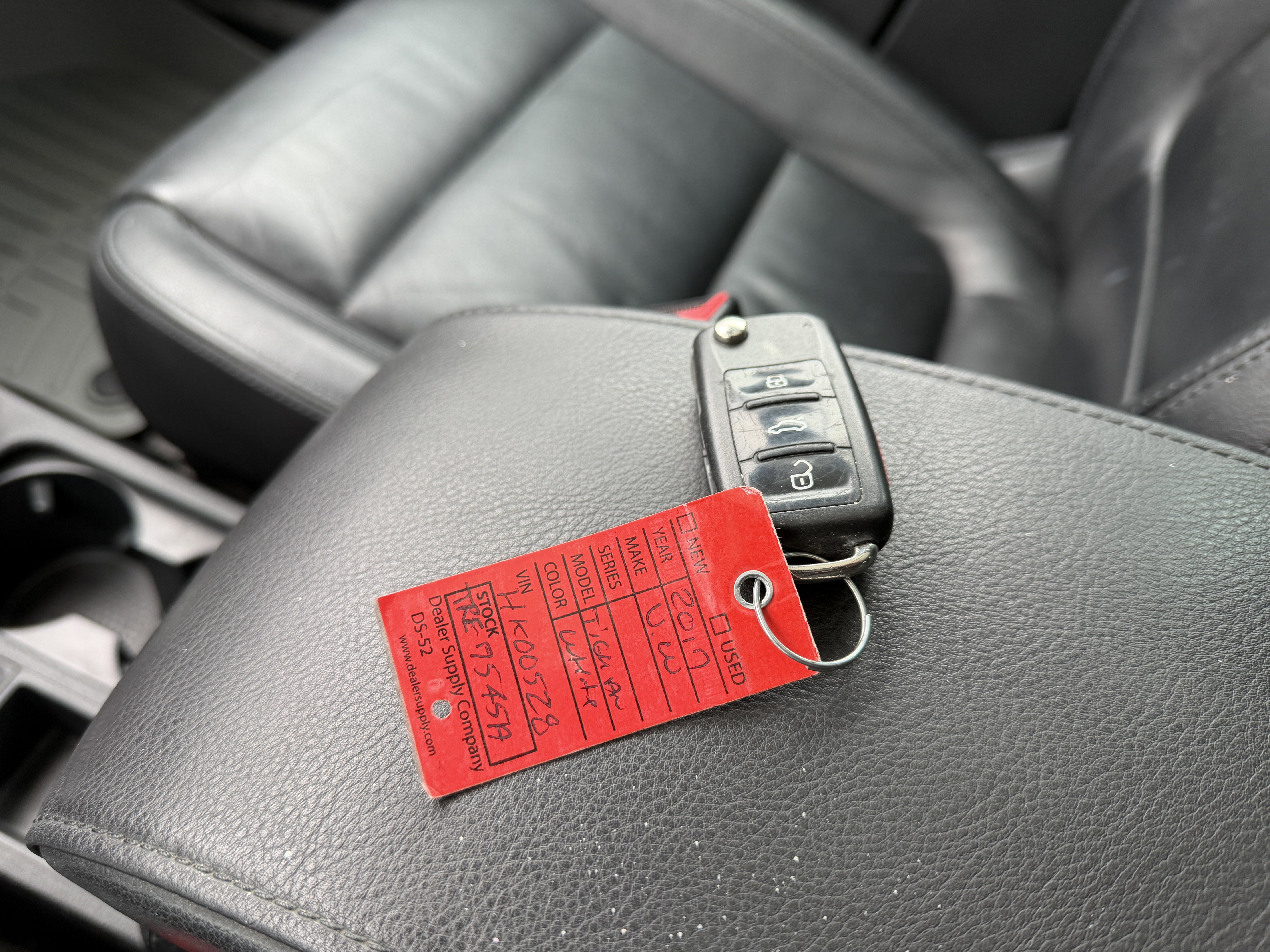 Used 2017 Volkswagen Tiguan Sport image 13