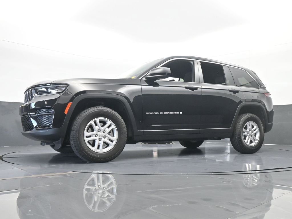 Used 2025 Jeep Grand Cherokee Laredo image 53