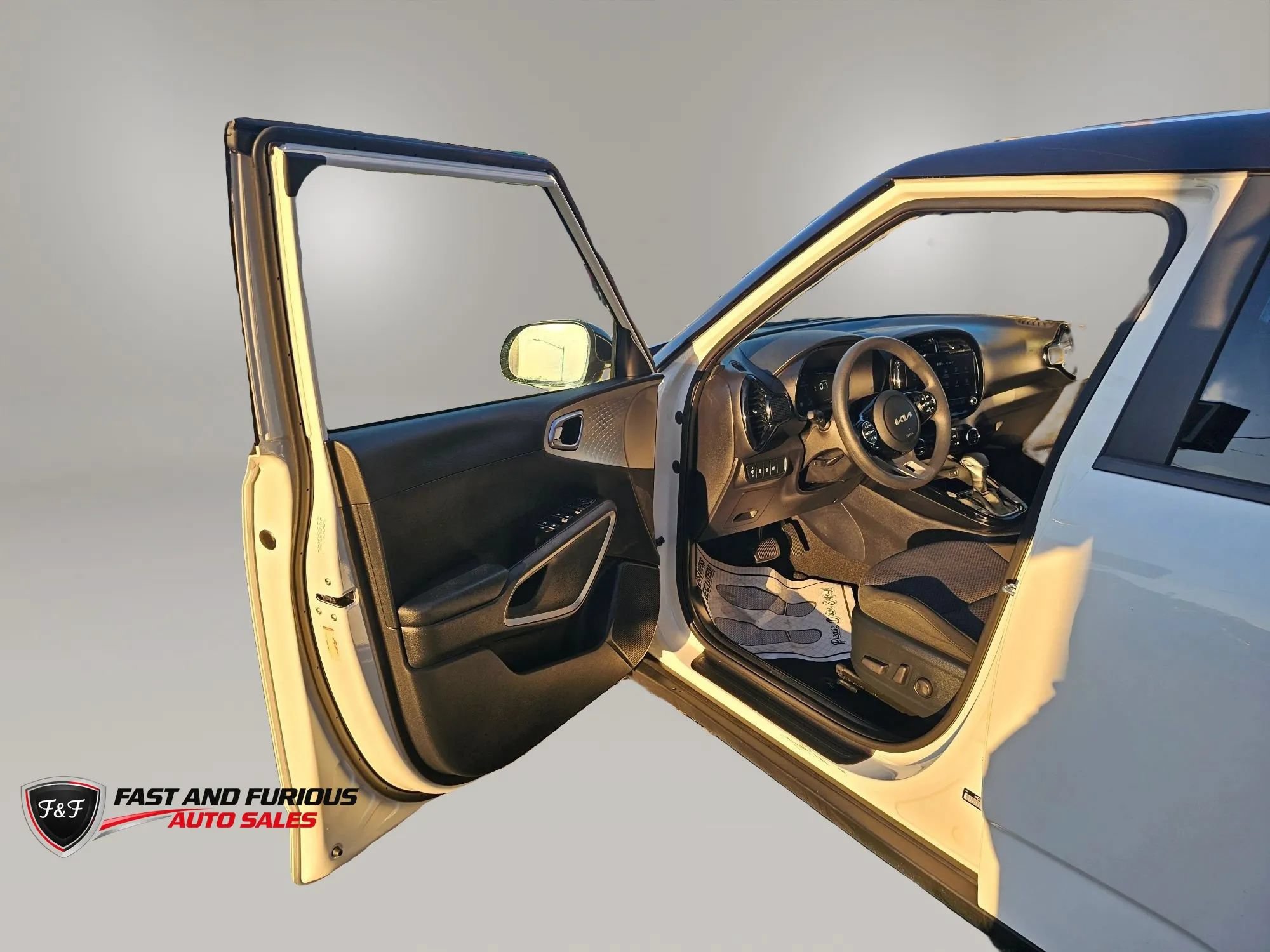 Used 2023 Kia Soul S FWD image 9