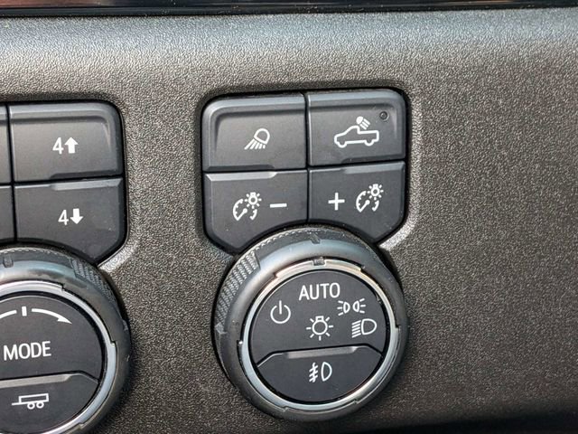 Used 2024 Chevrolet Silverado 1500 LTZ AWD/4WD image 27