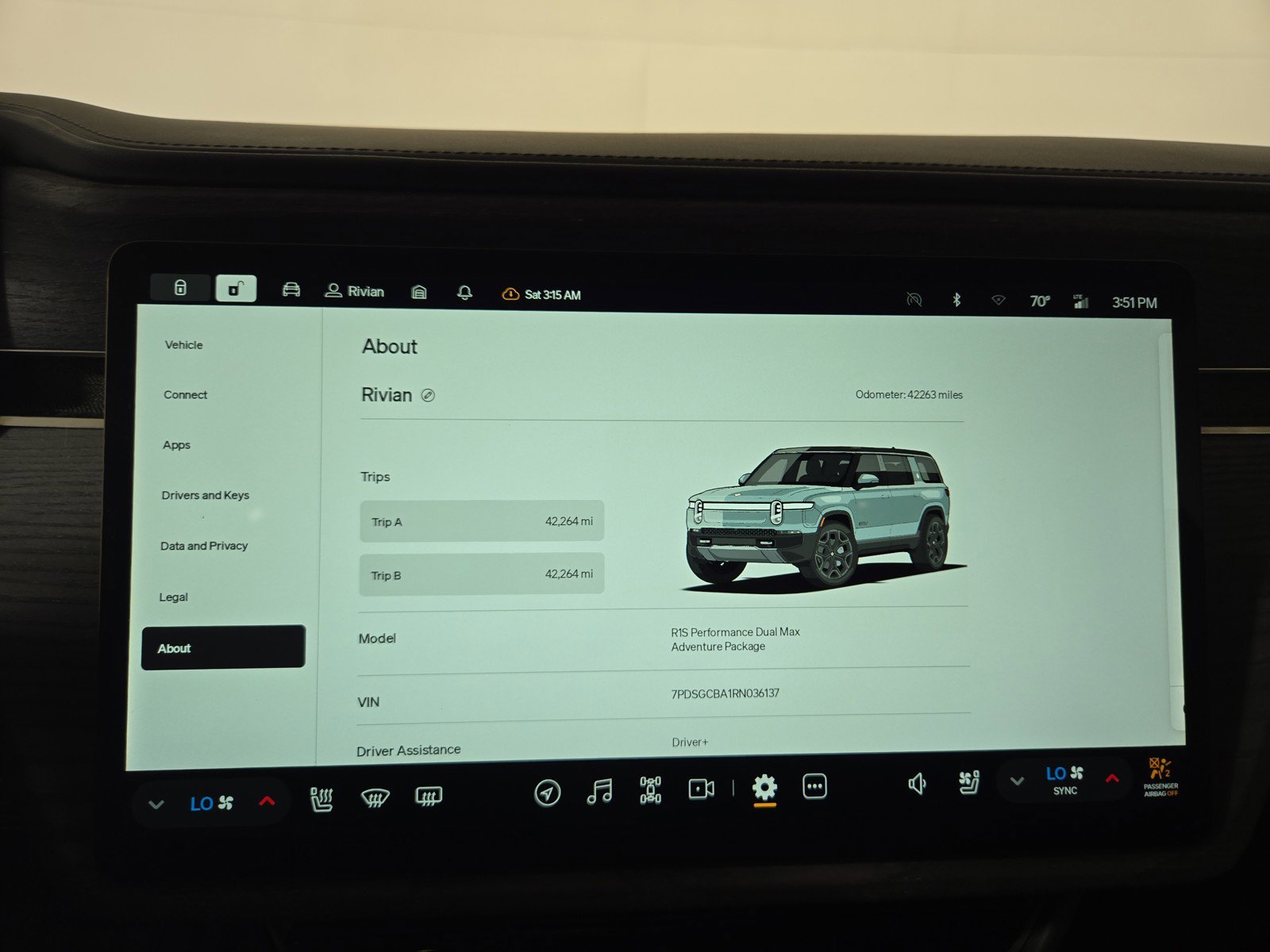Used 2024 Rivian R1S Adventure AWD/4WD image 29