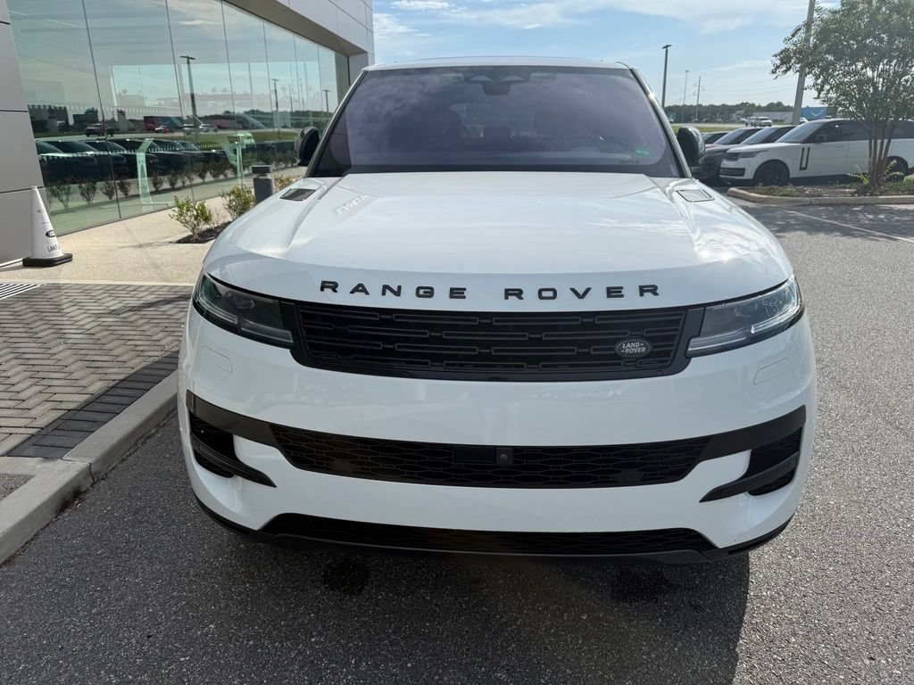 Used 2023 Land Rover Range Rover Sport SE AWD/4WD image 3