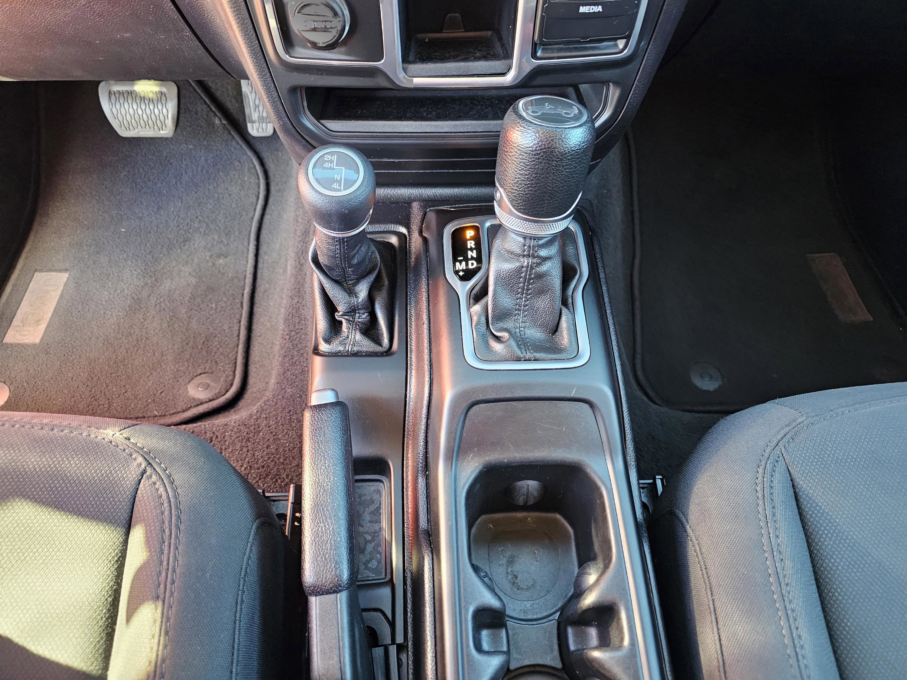 Used 2018 Jeep Wrangler Unlimited Sport image 13