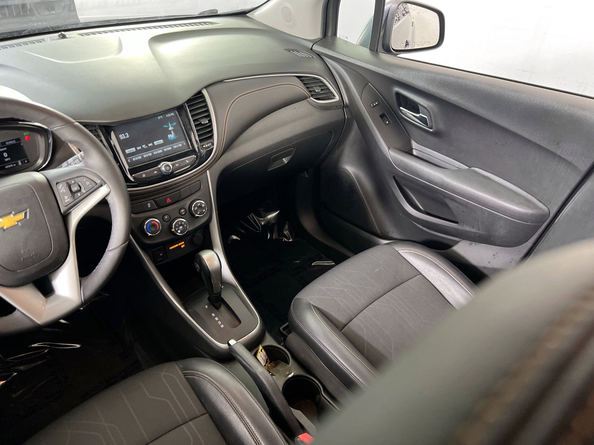 Used 2017 Chevrolet Trax LT w/ LT Convenience Package FWD image 21