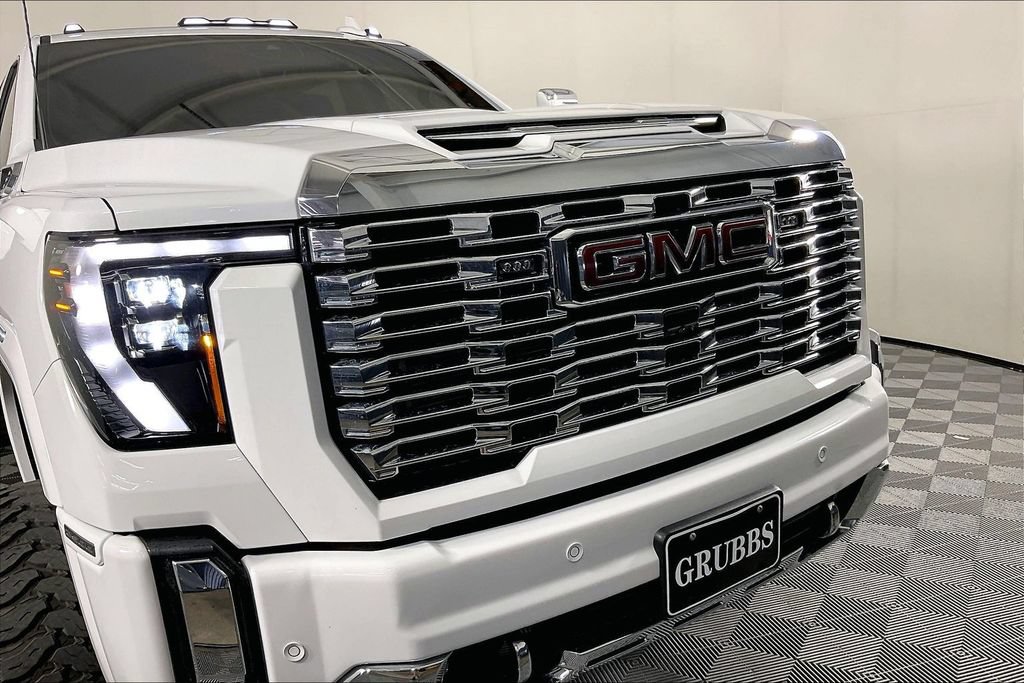 Used 2025 GMC Sierra 2500 Denali w/ Denali Reserve Package AWD/4WD image 38