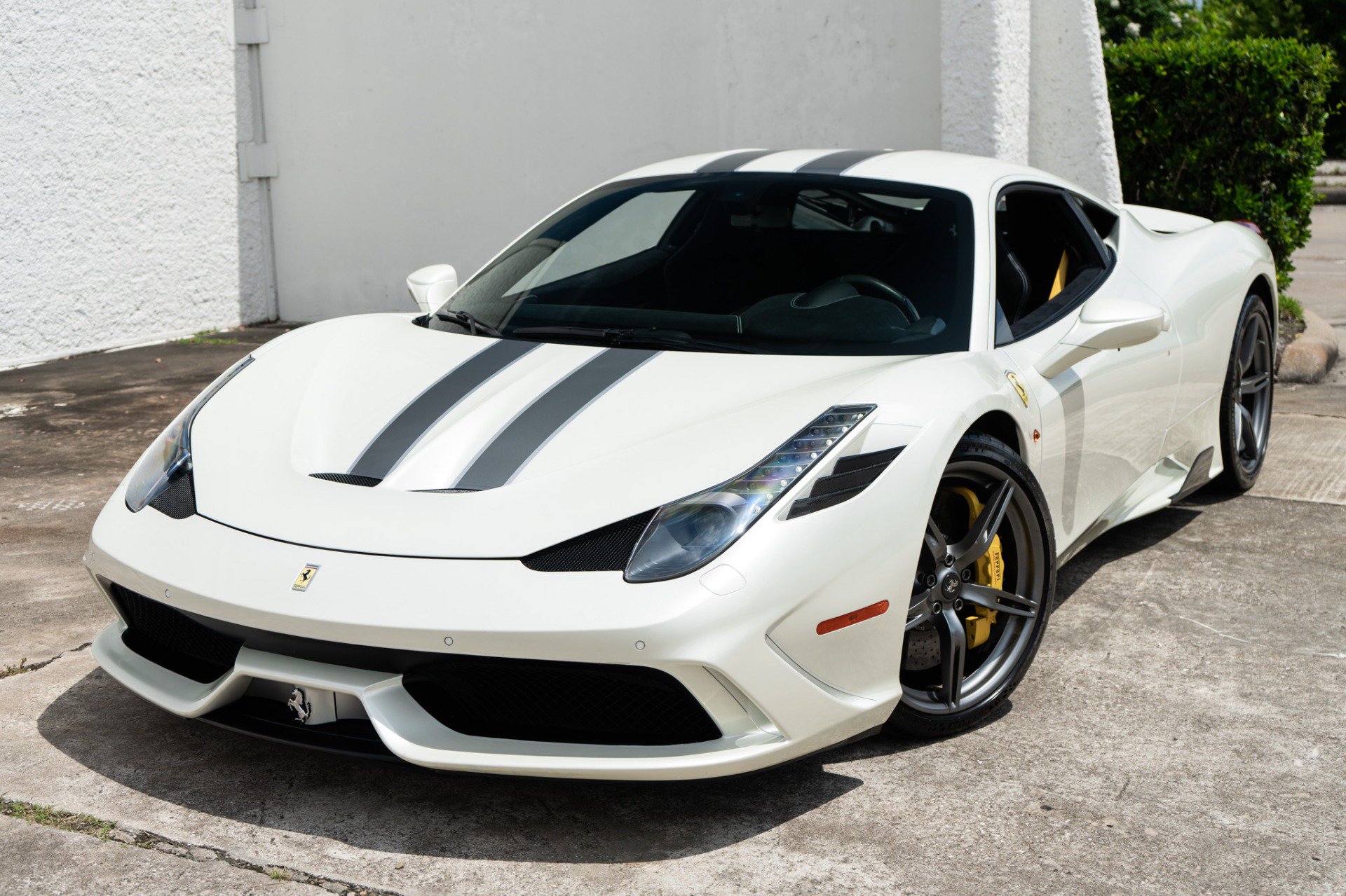 Used 2015 Ferrari 458 Speciale Coupe RWD image 25