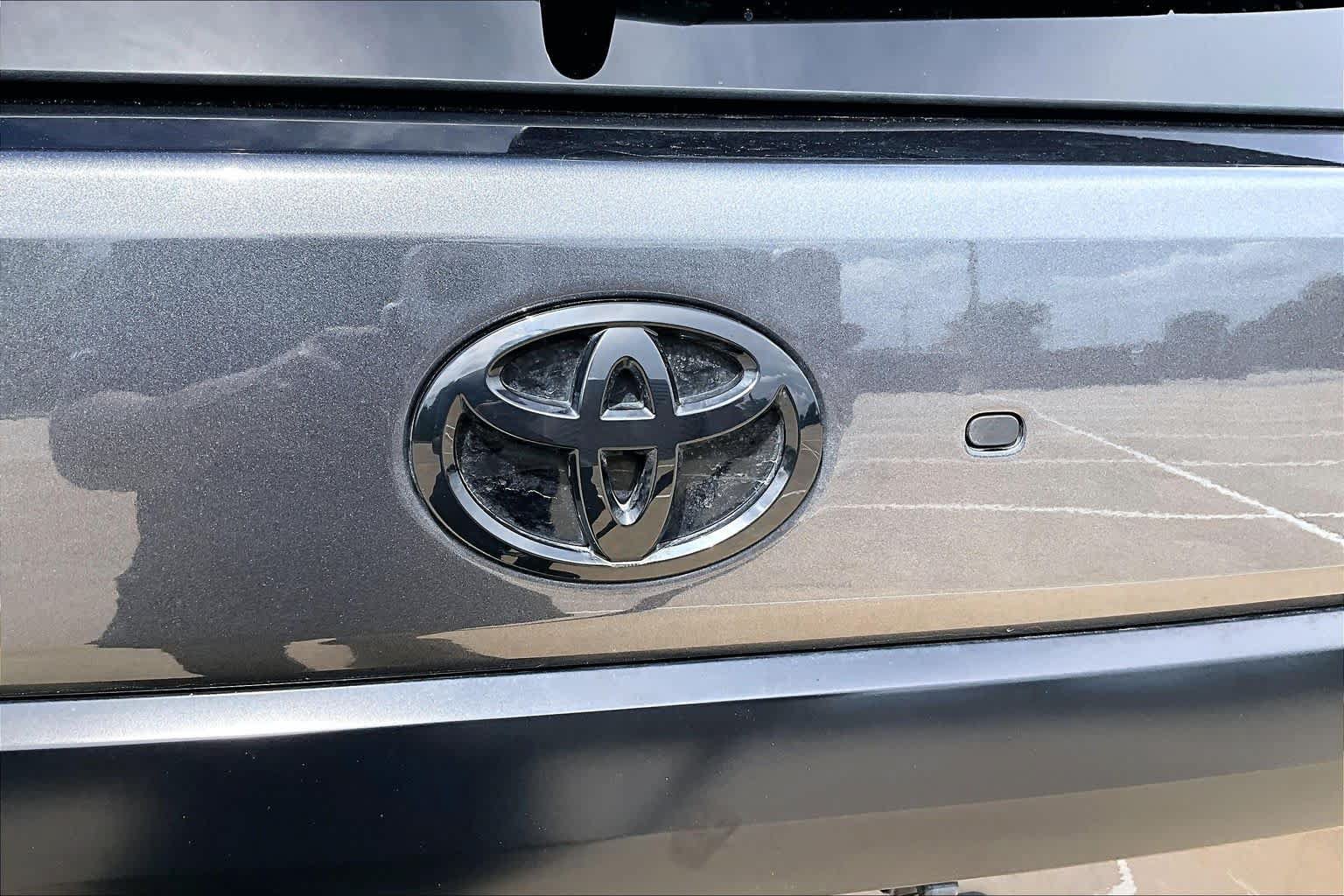 Used 2025 Toyota Sequoia TRD Pro AWD/4WD image 31