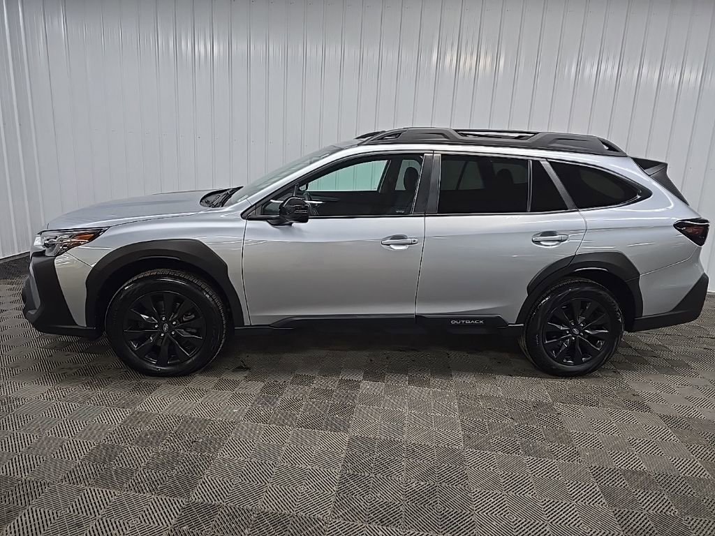 Used 2023 Subaru Outback Onyx Edition image 5