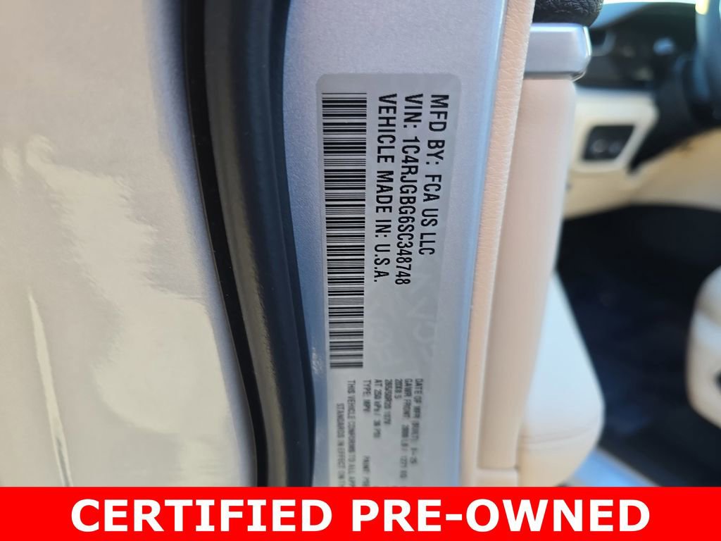 Used 2025 Jeep Grand Cherokee Limited w/ Black Appearance Package image 36