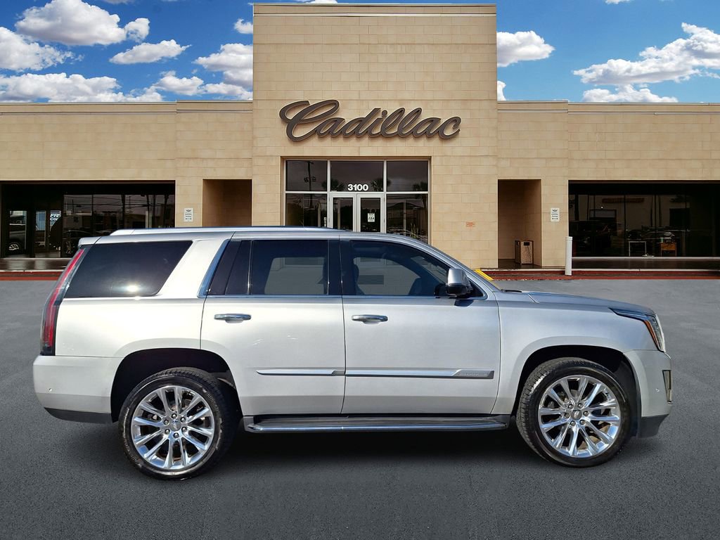 Used 2020 Cadillac Escalade Luxury image 2