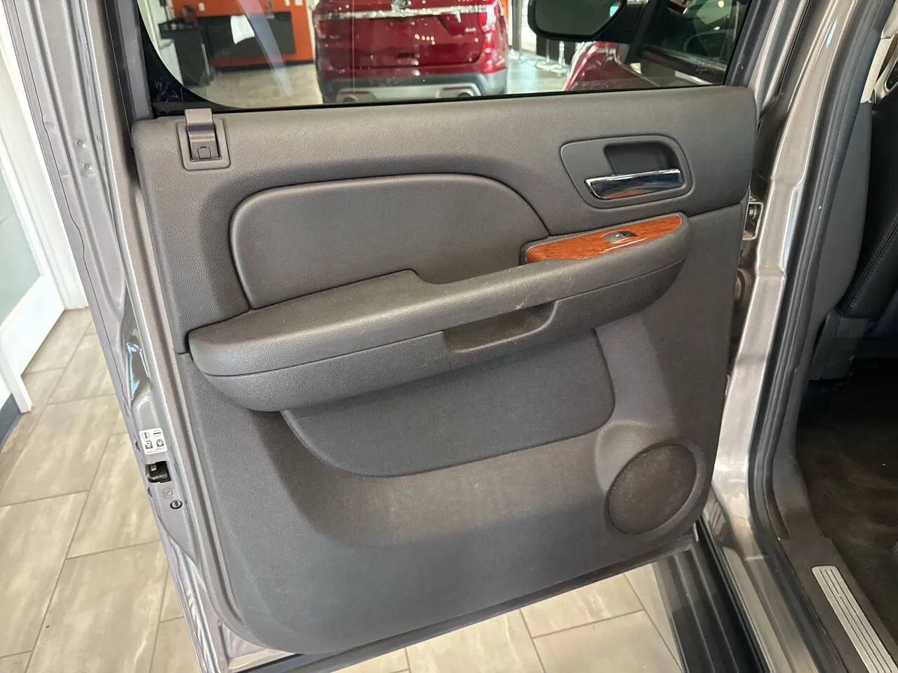 Used 2007 GMC Yukon XL SLT w/ SLT Preferred Equipment Group AWD/4WD image 25