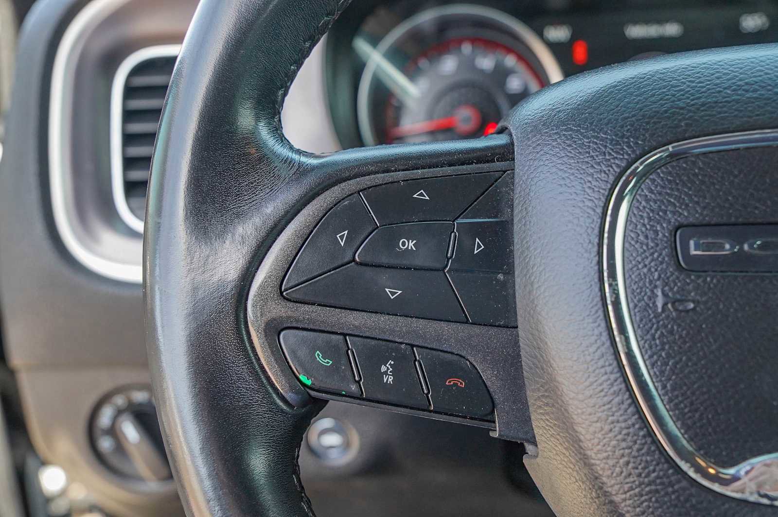 Used 2019 Dodge Charger SXT image 13