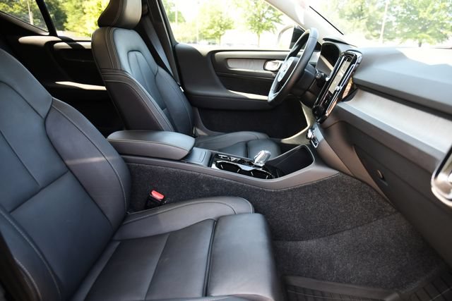 Certified 2026 Volvo XC40 B5 Plus AWD/4WD image 33