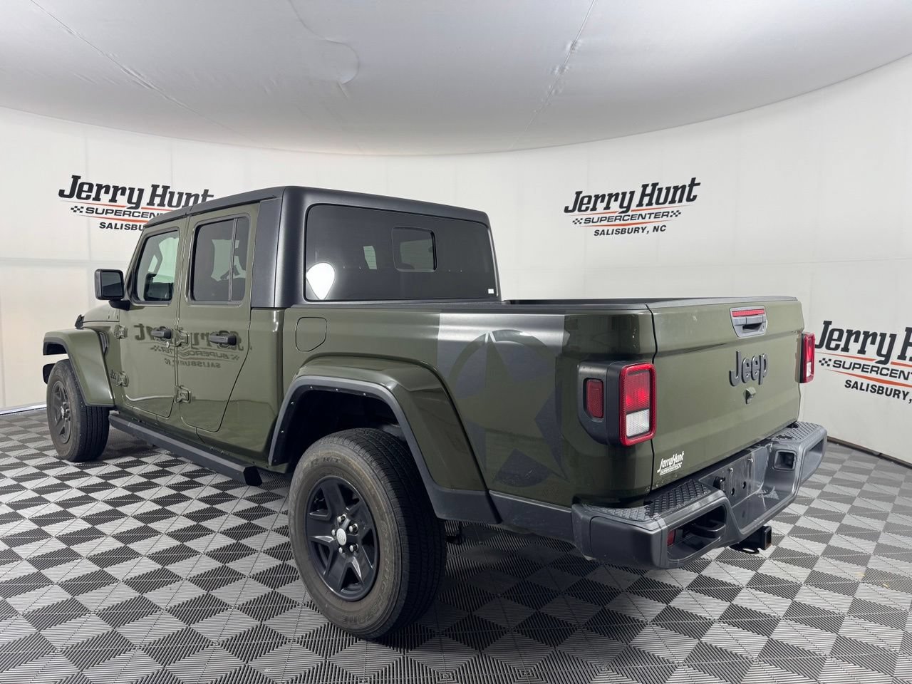 Used 2022 Jeep Gladiator Sport AWD/4WD image 9