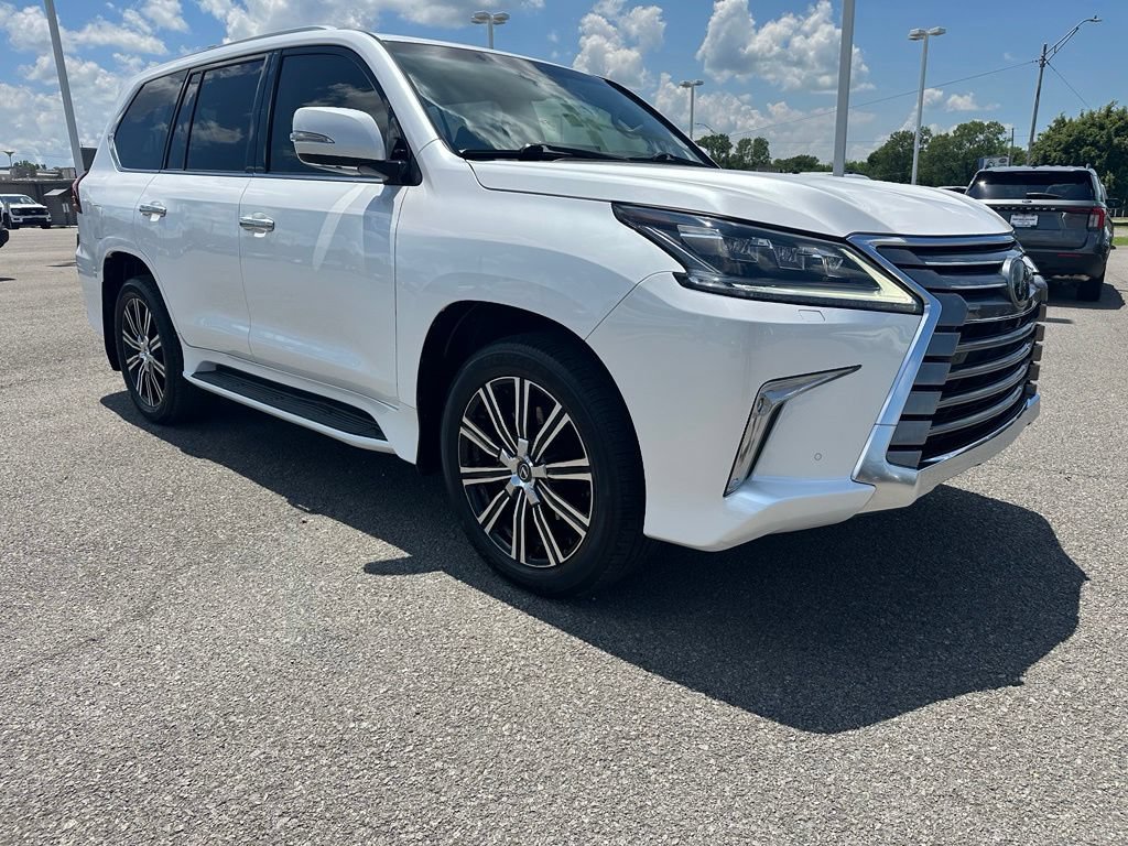 Used 2020 Lexus LX 570 4WD w/ Luxury Package image 3
