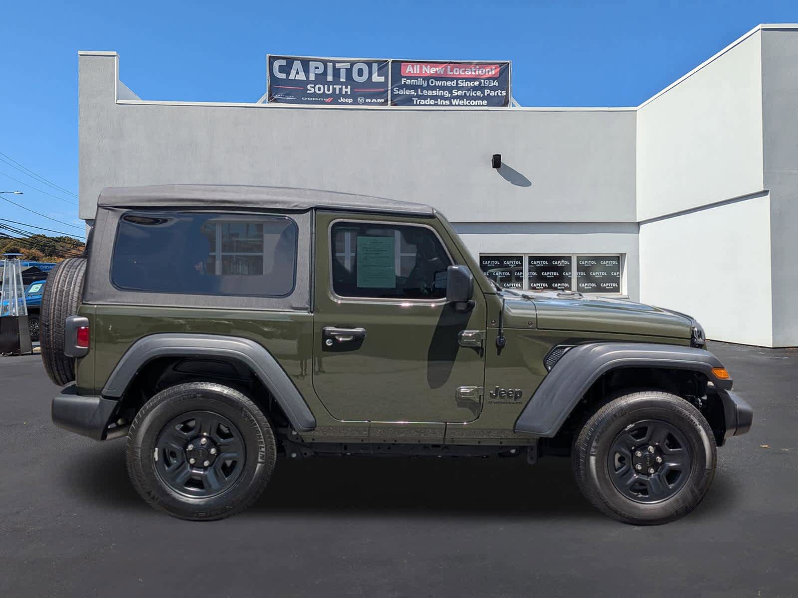 Used 2023 Jeep Wrangler Sport AWD/4WD image 2