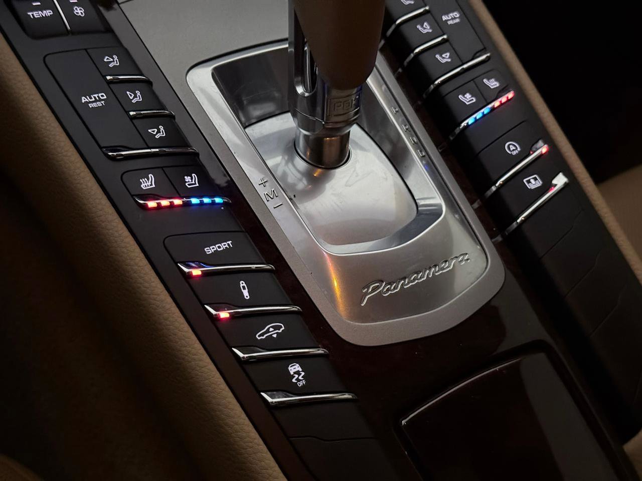 Used 2014 Porsche Panamera 4 image 39