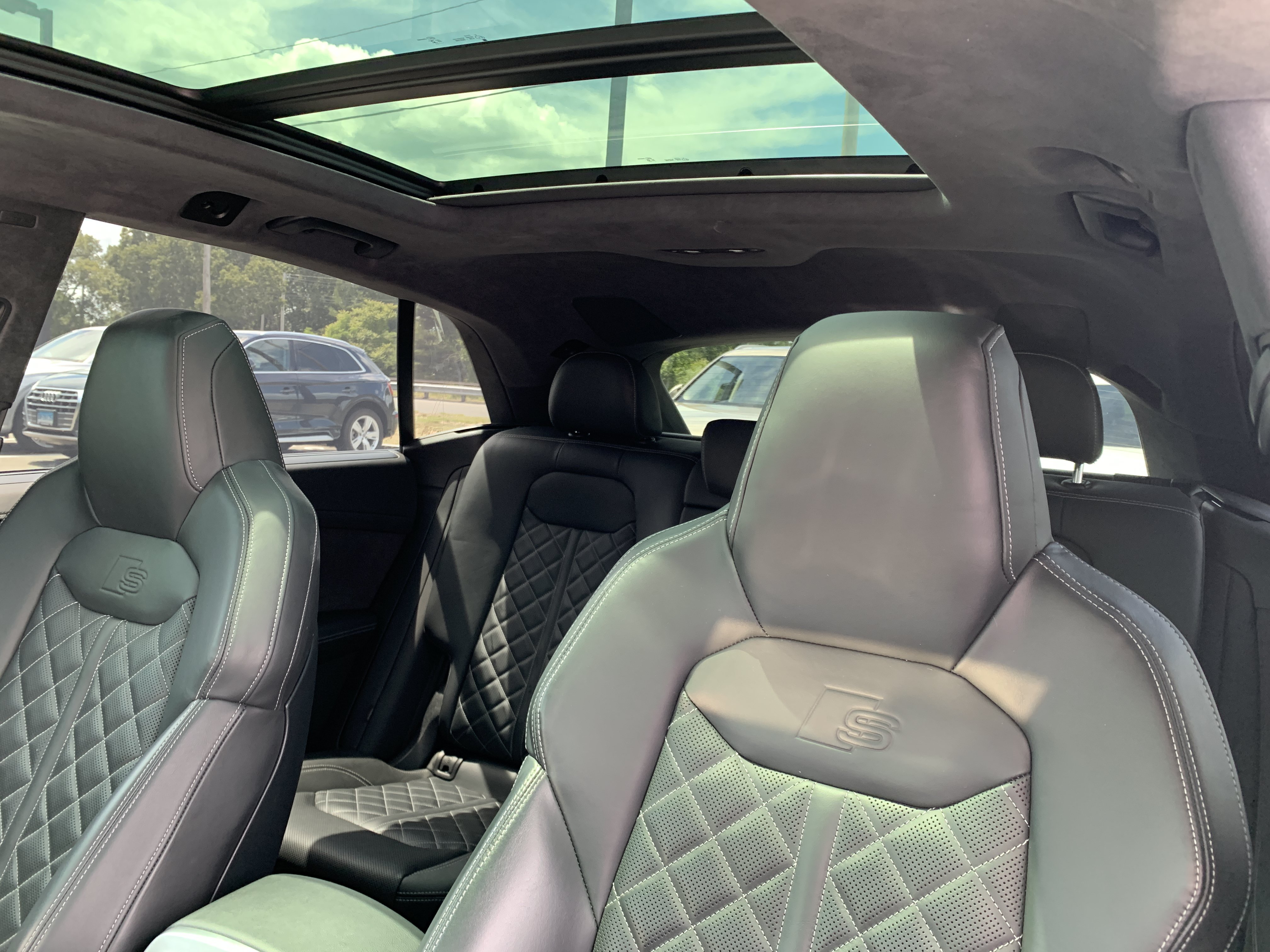 Certified 2023 Audi SQ8 Premium Plus w/ SQ8 Luxury Package AWD/4WD image 12