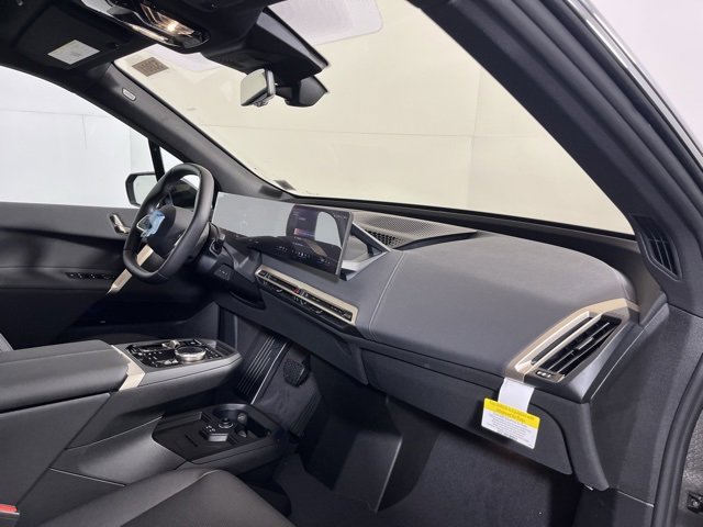 New 2026 BMW iX xDrive60 w/ Premium Package image 17