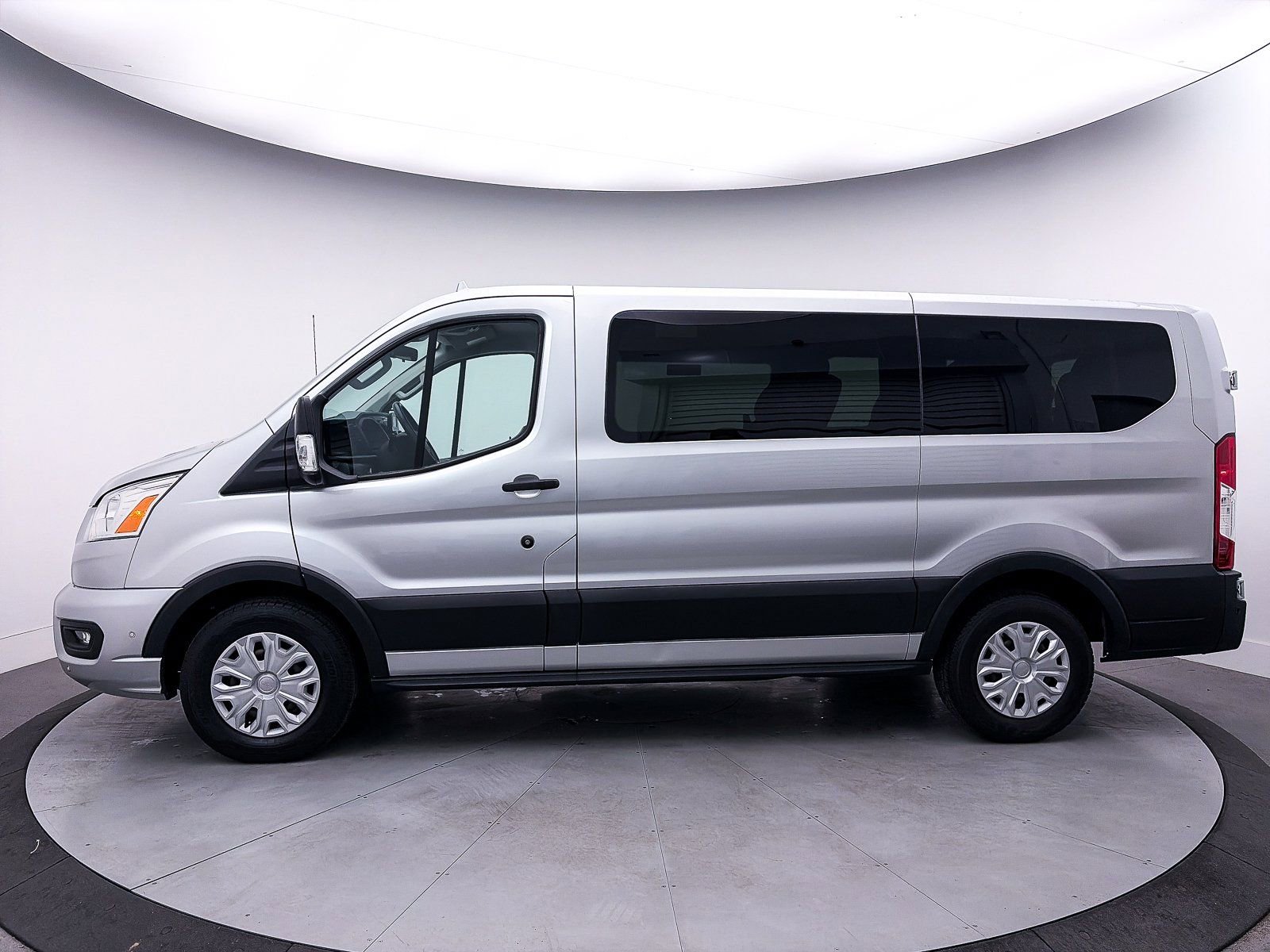 Used 2020 Ford Transit 150 XLT image 37