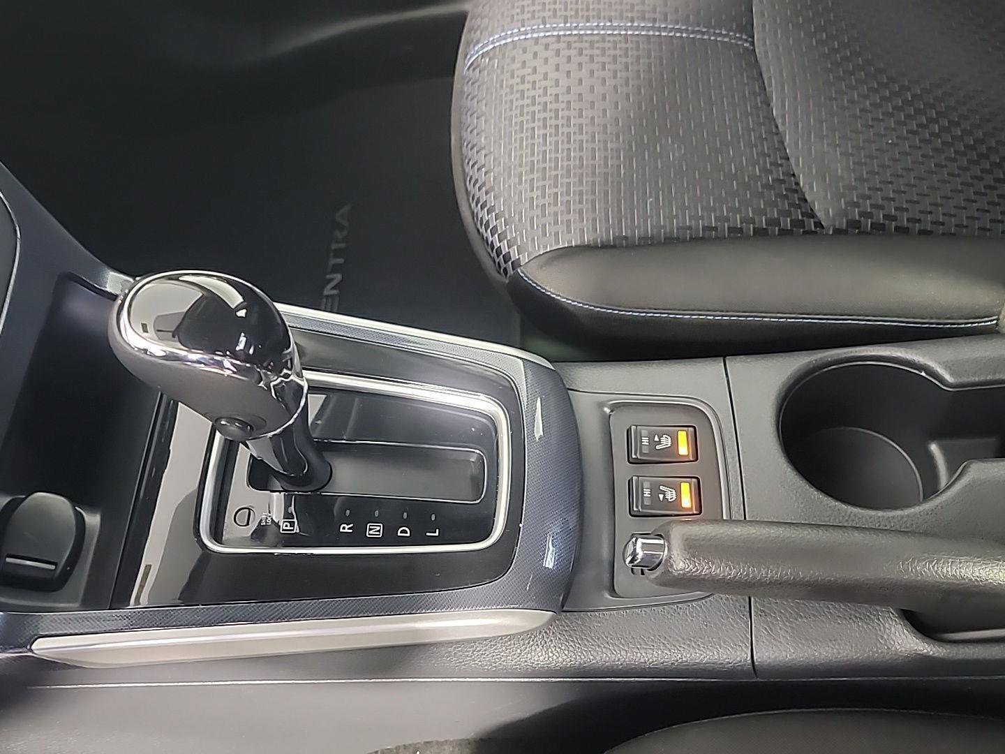 Used 2017 Nissan Sentra SR FWD image 31