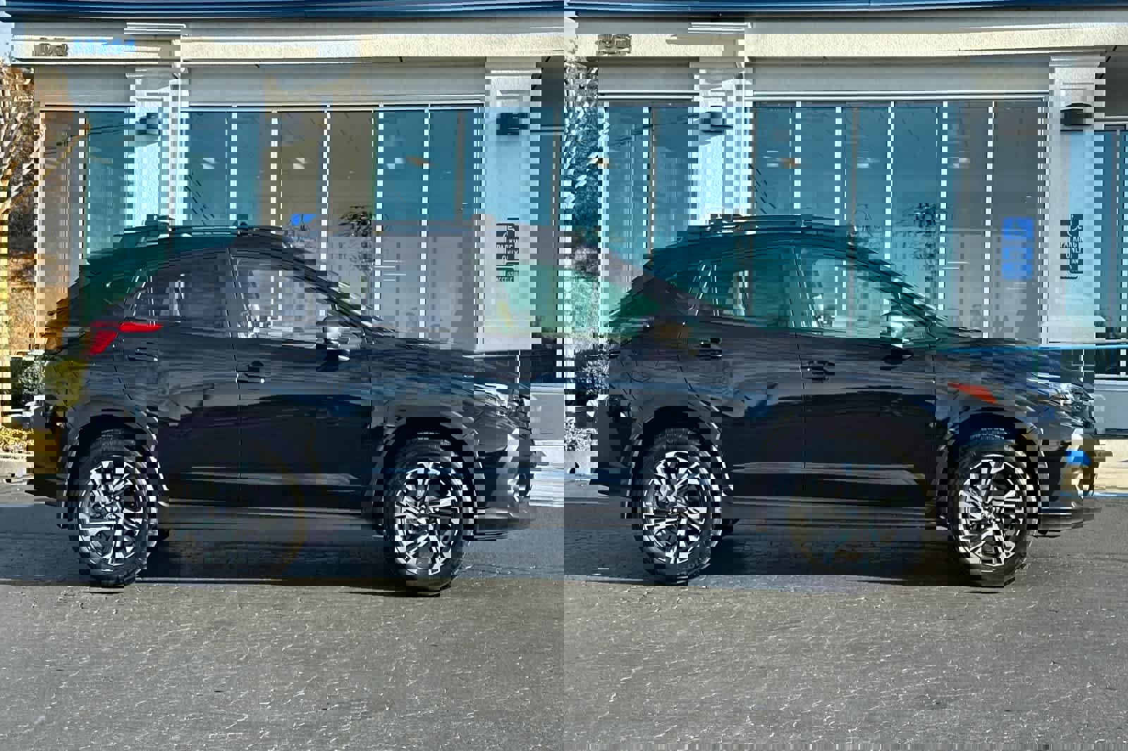 Certified 2024 Subaru Crosstrek 2.0i Premium image 3