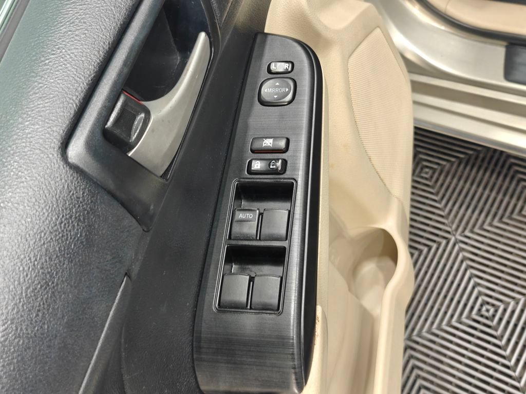 Used 2014 Toyota Camry LE FWD image 31