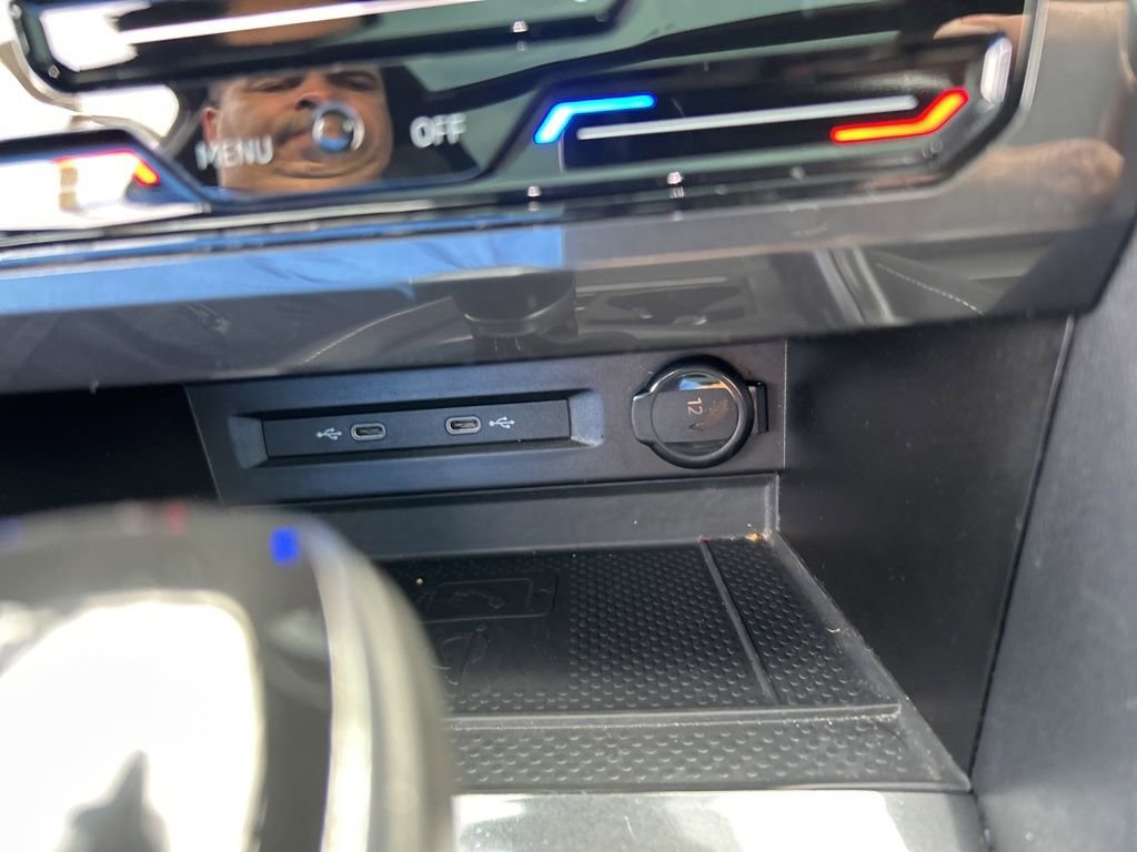 Used 2023 Volkswagen Tiguan SE R-Line image 44