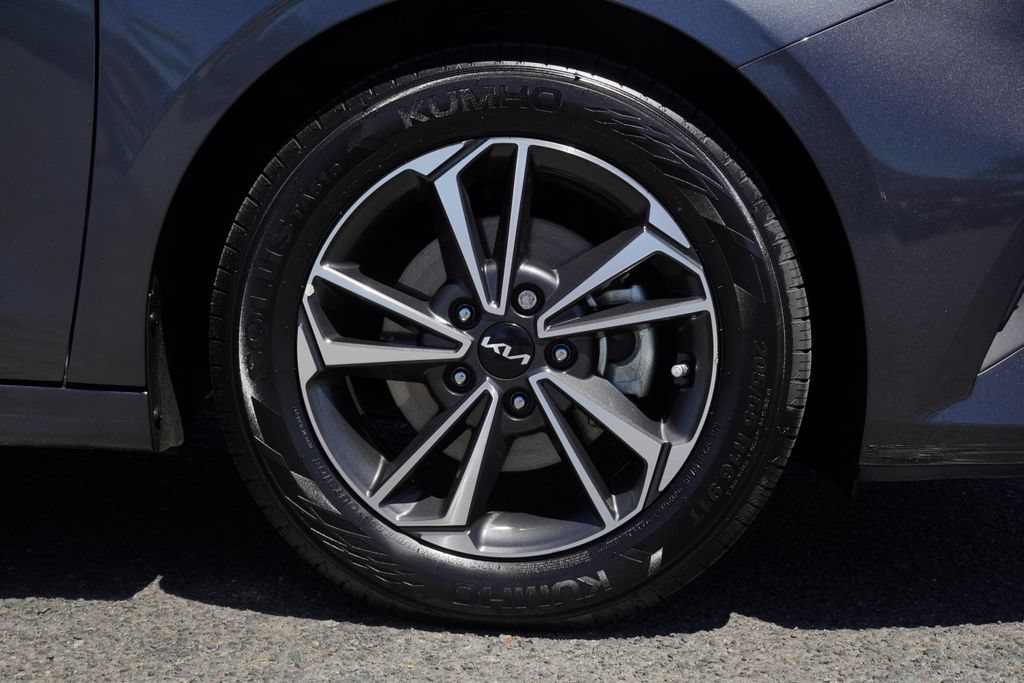 Used 2024 Kia Forte LXS w/ LXS Technology Package FWD image 10