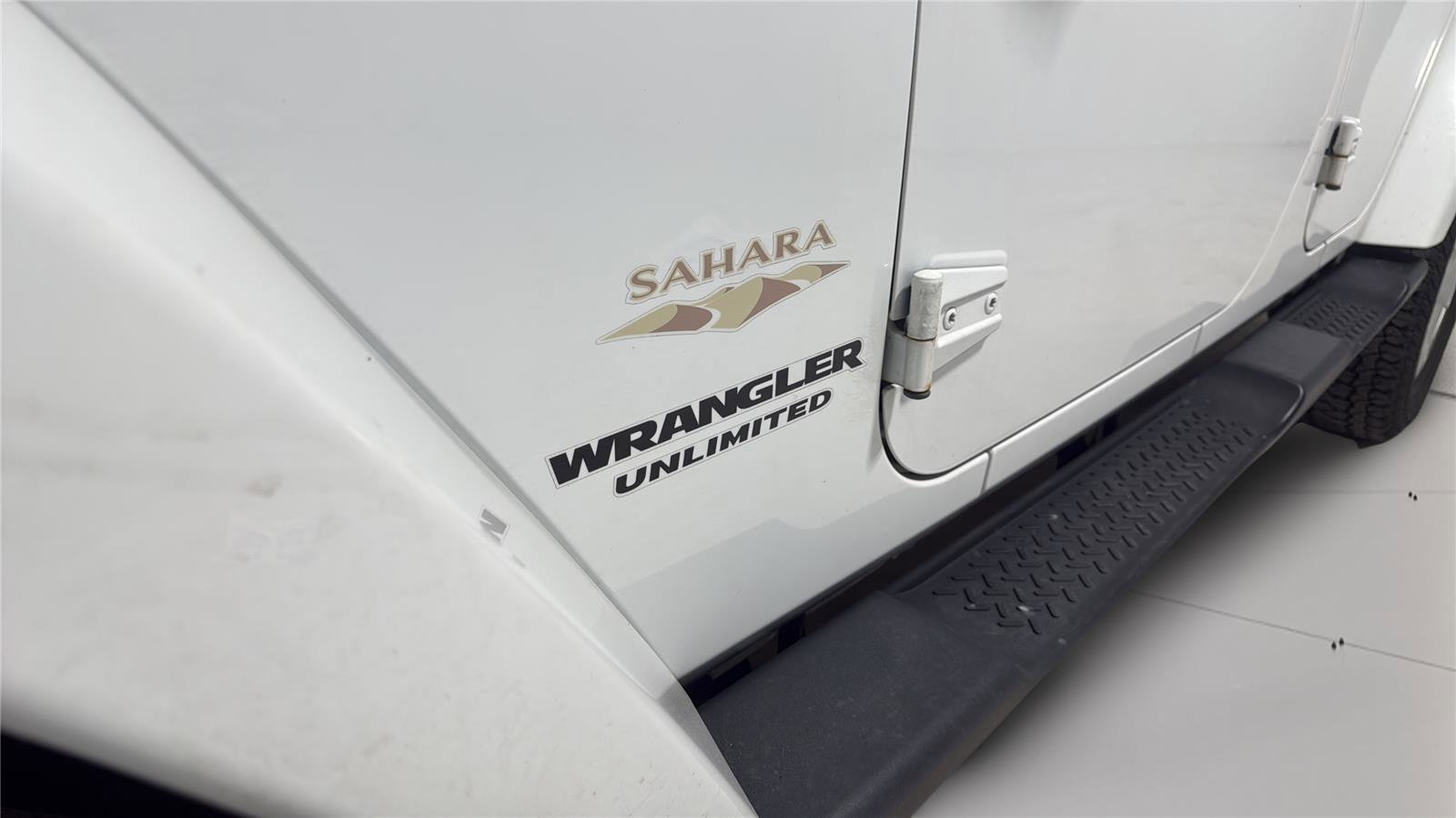 Used 2015 Jeep Wrangler Unlimited Sahara w/ Connectivity Group image 30