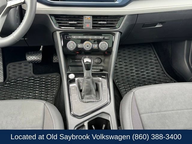 Used 2024 Volkswagen Taos SE image 16