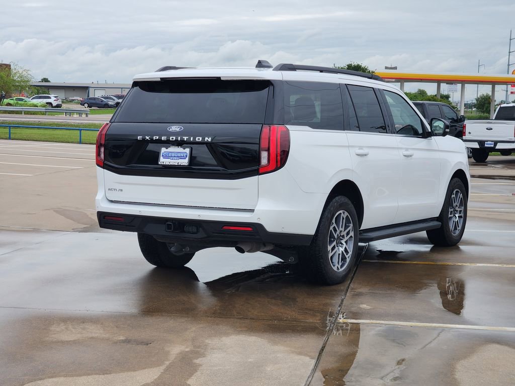Used 2025 Ford Expedition Active AWD/4WD image 7