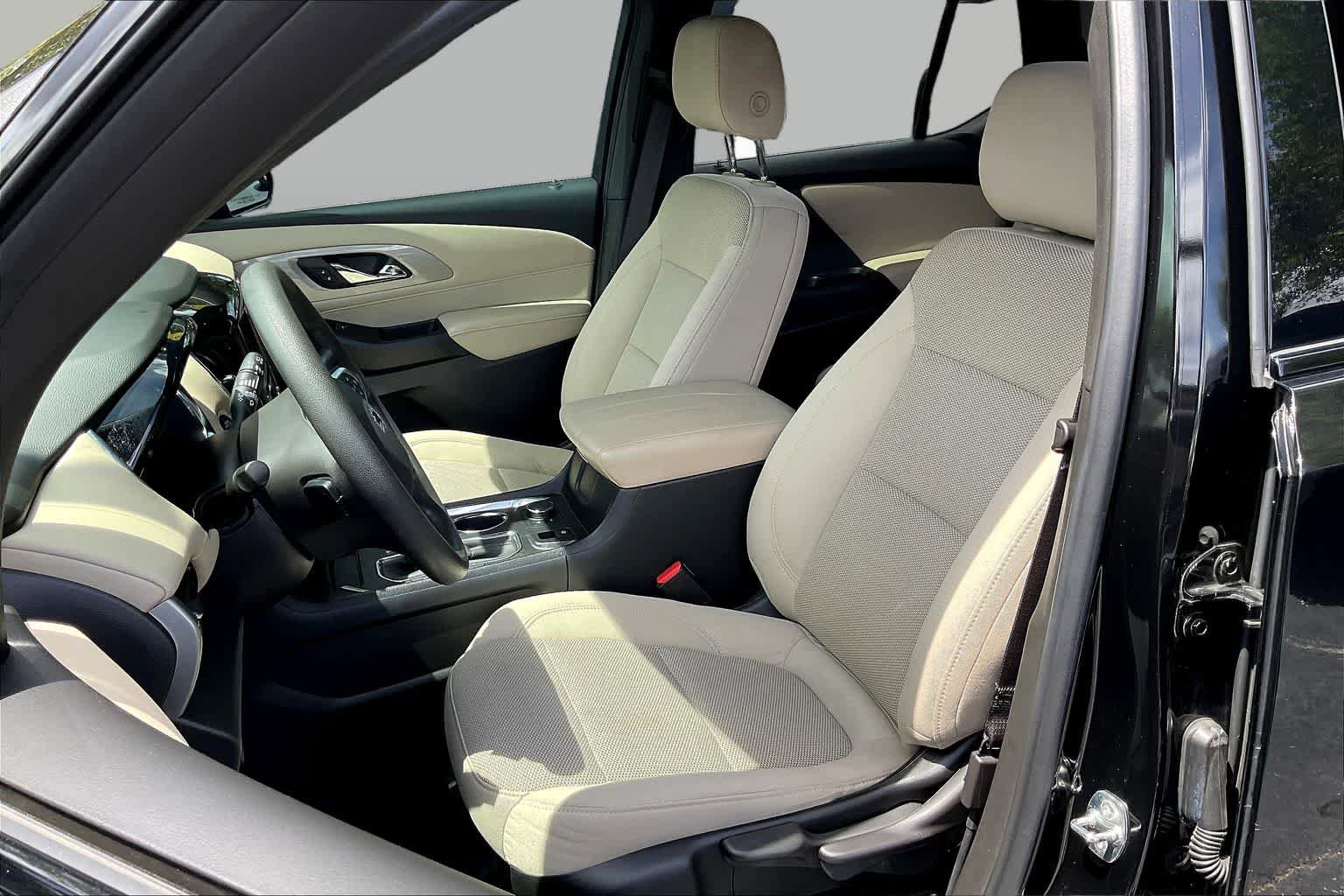 Used 2023 Chevrolet Traverse LS w/ Midnight/Sport Edition FWD image 24