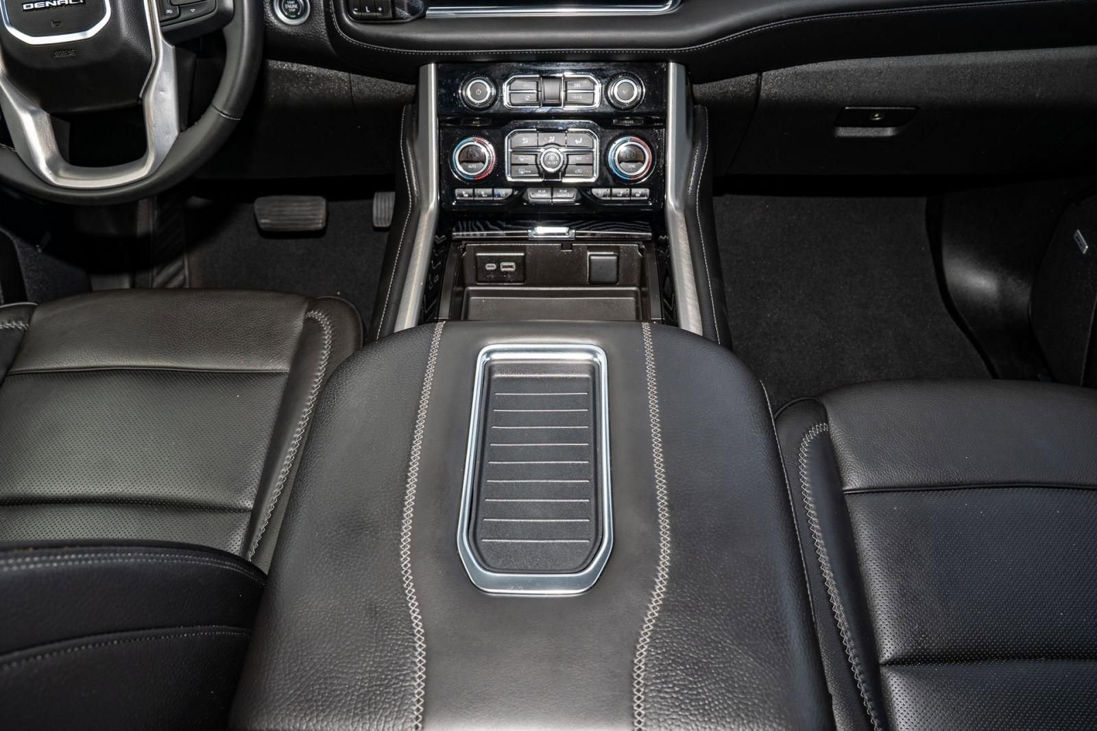 Used 2024 GMC Yukon XL Denali image 28