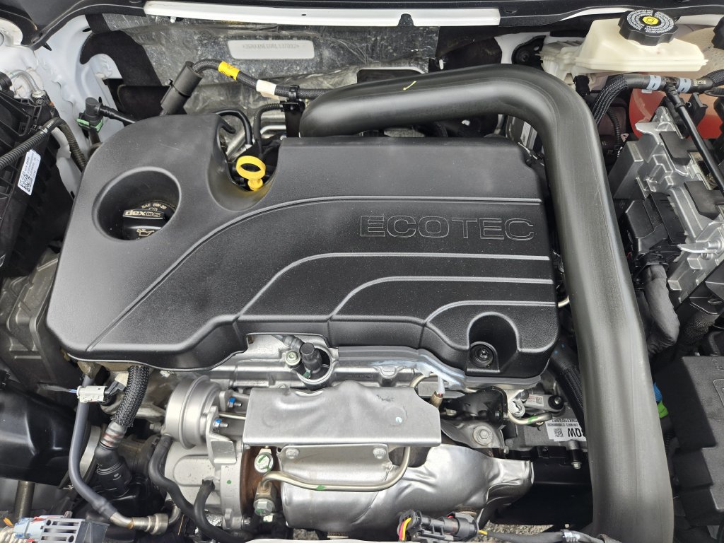 Used 2024 Chevrolet Equinox Premier FWD image 30