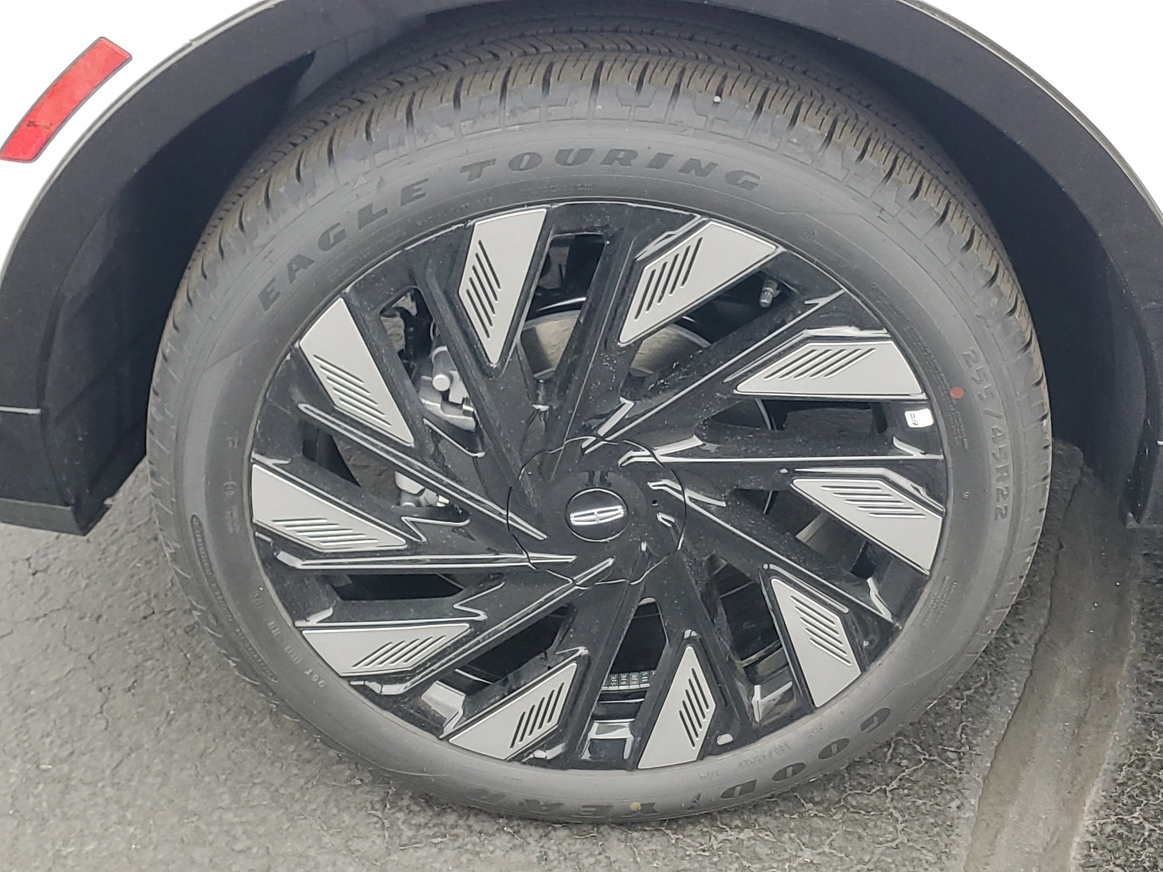 New 2026 Lincoln Nautilus Reserve w/ Jet Appearance Package image 5