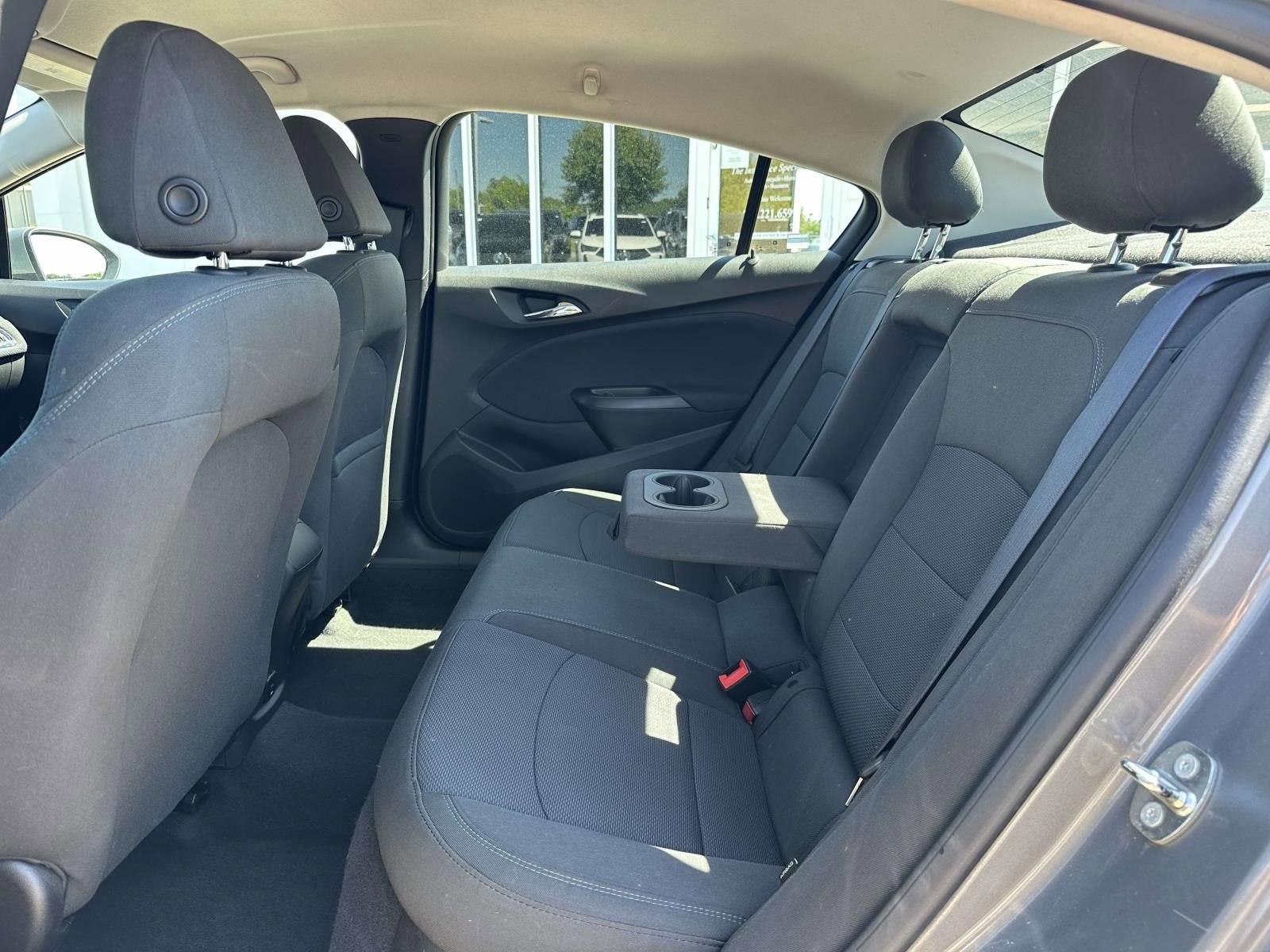 Used 2018 Chevrolet Cruze LT w/ Convenience Package FWD image 13