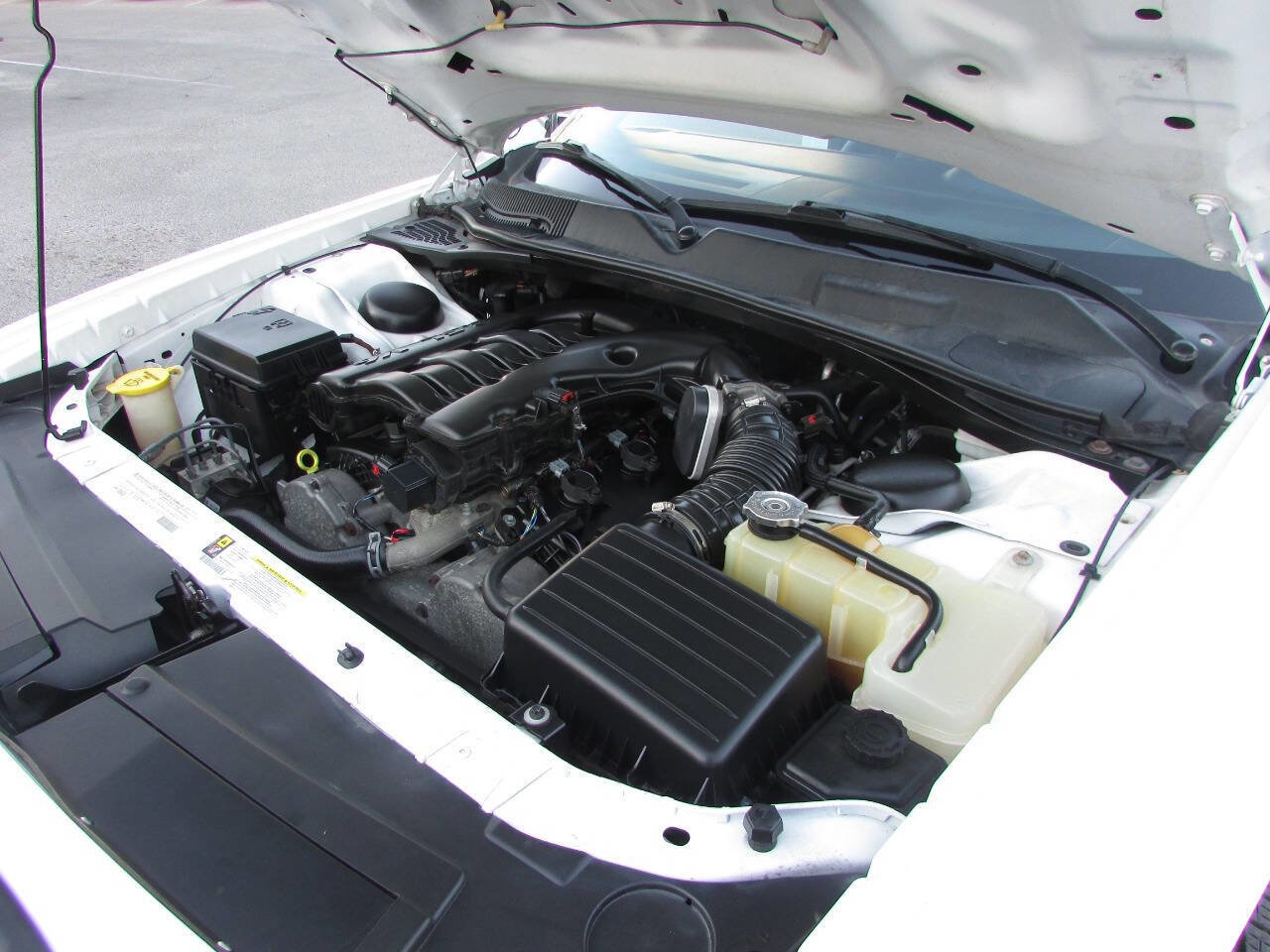 Used 2010 Dodge Challenger SE RWD image 28