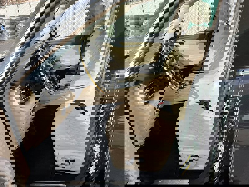 Used 2017 Maserati Levante w/ Luxury Package image 17