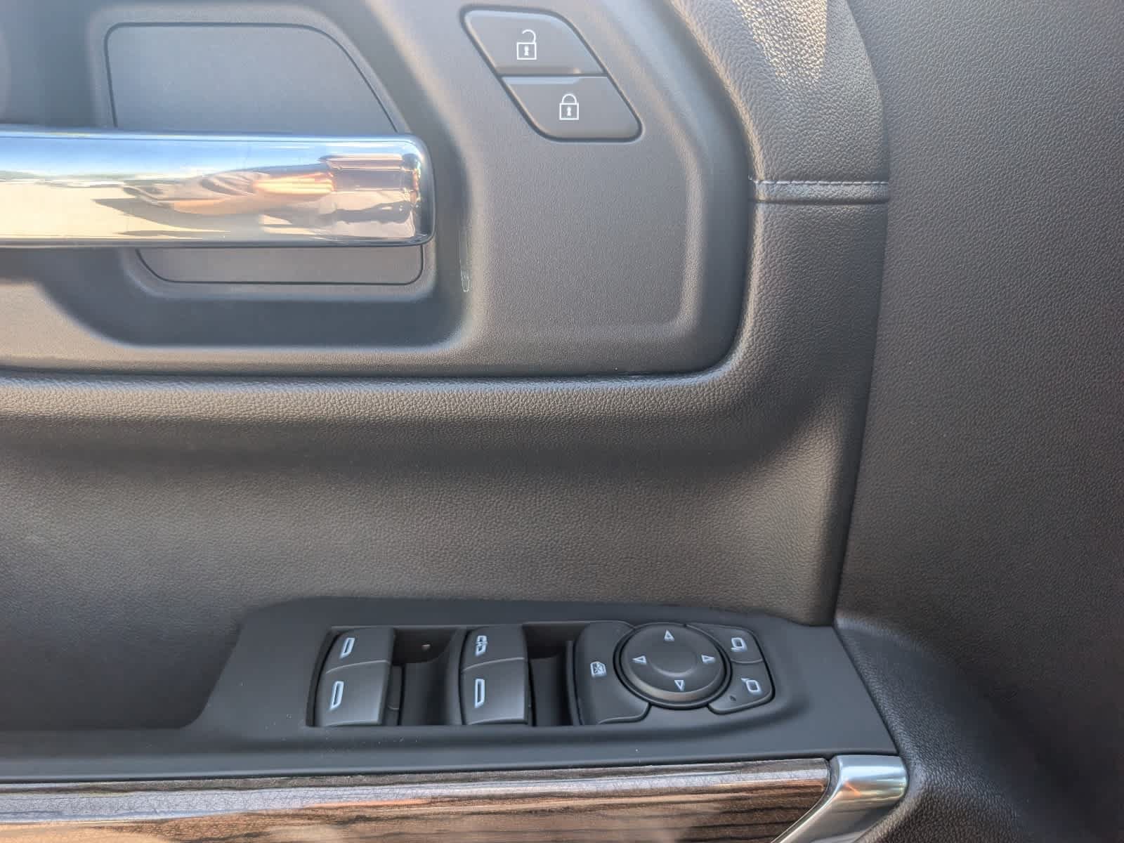 Certified 2021 Chevrolet Silverado 1500 RST AWD/4WD image 20