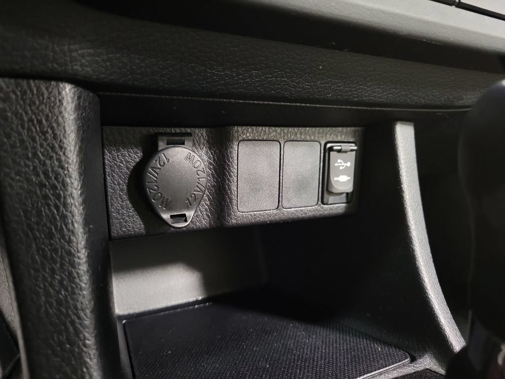 Used 2016 Toyota Corolla LE FWD image 18