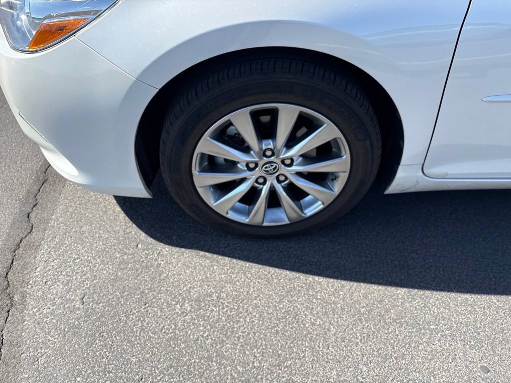 Used 2016 Toyota Camry XLE w/ Moonroof Package FWD image 17