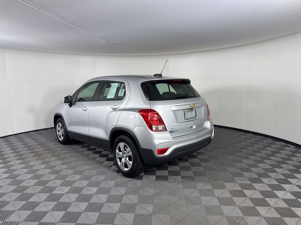 Used 2018 Chevrolet Trax LS image 3