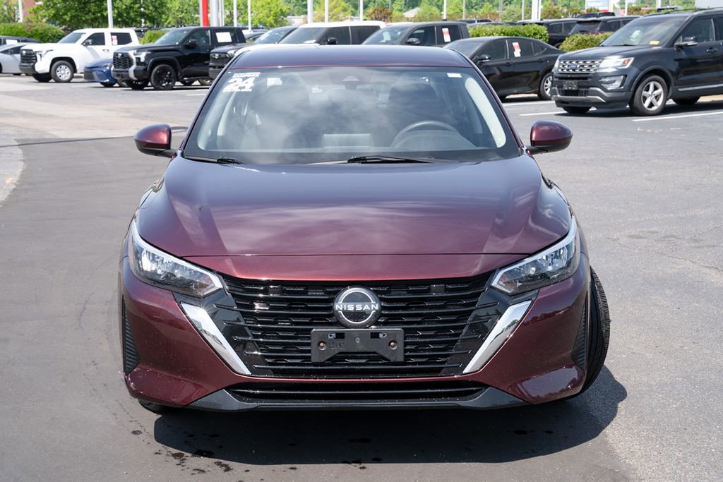 Used 2024 Nissan Sentra SV FWD image 2