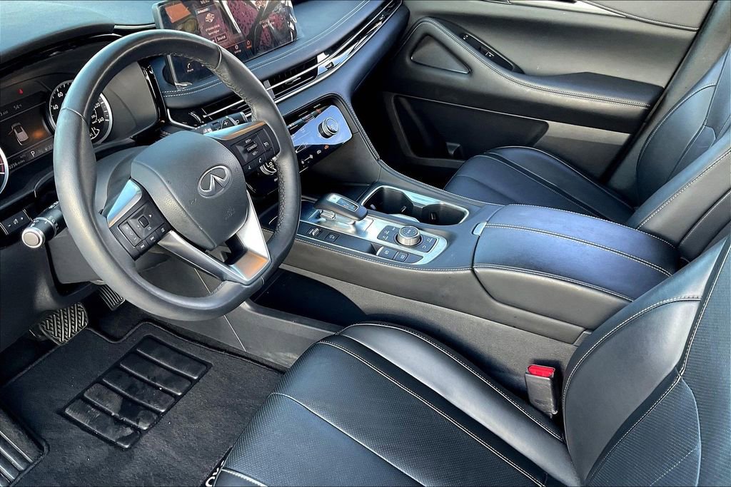 Used 2025 INFINITI QX60 Pure image 14