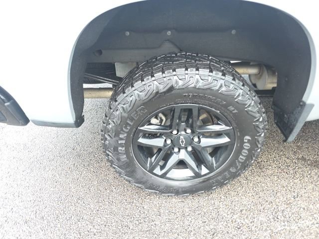 Used 2025 Chevrolet Silverado 1500 Custom Trail Boss AWD/4WD image 11