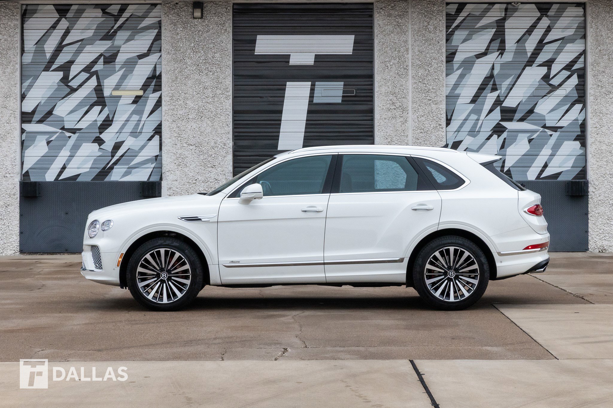 Used 2025 Bentley Bentayga image 7