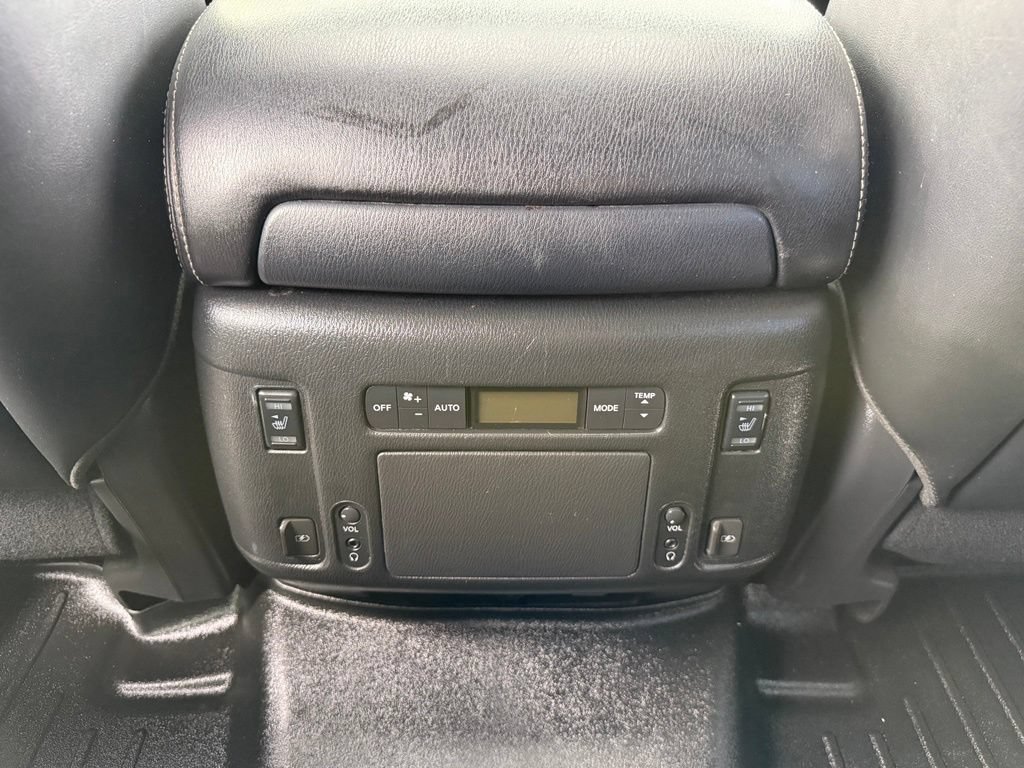 Used 2019 Nissan Armada Platinum w/ Captain's Chairs Package RWD image 36