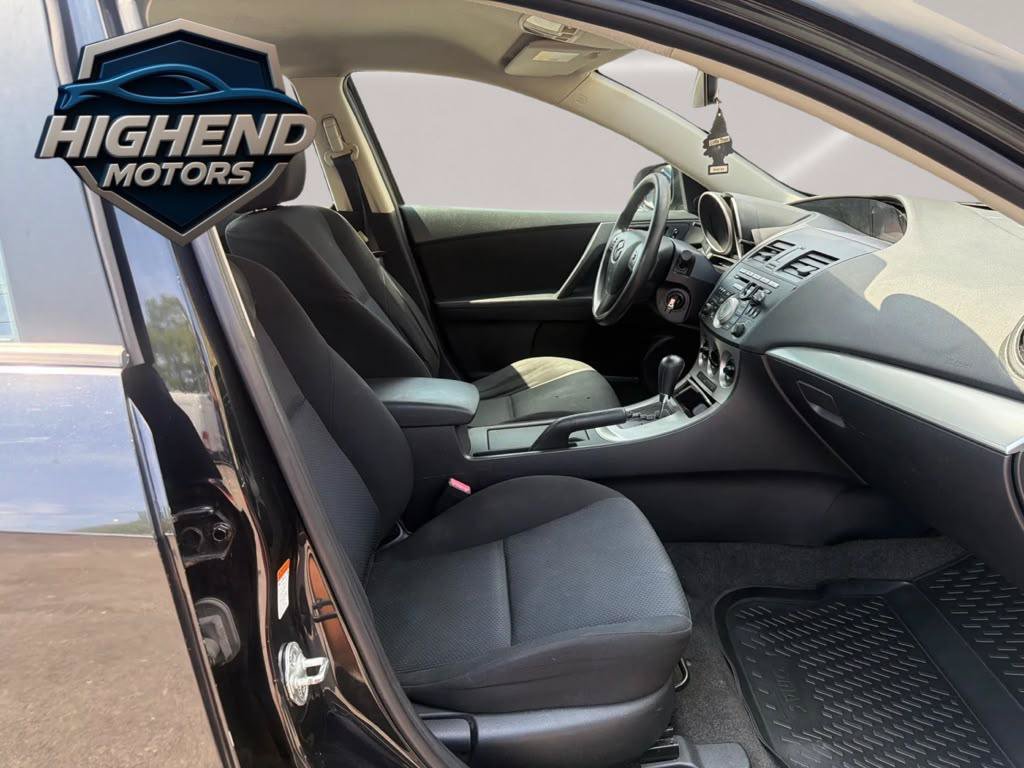 Used 2011 MAZDA MAZDA3 i Touring FWD image 16