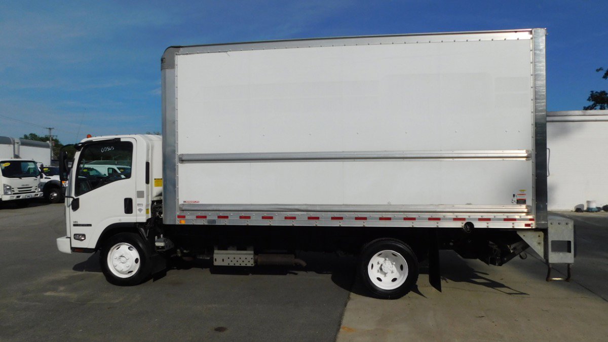 Used 2020 Isuzu NPR image 6